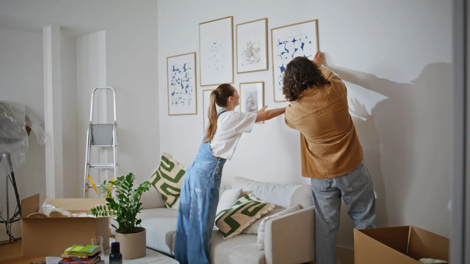 couple hanging wall art